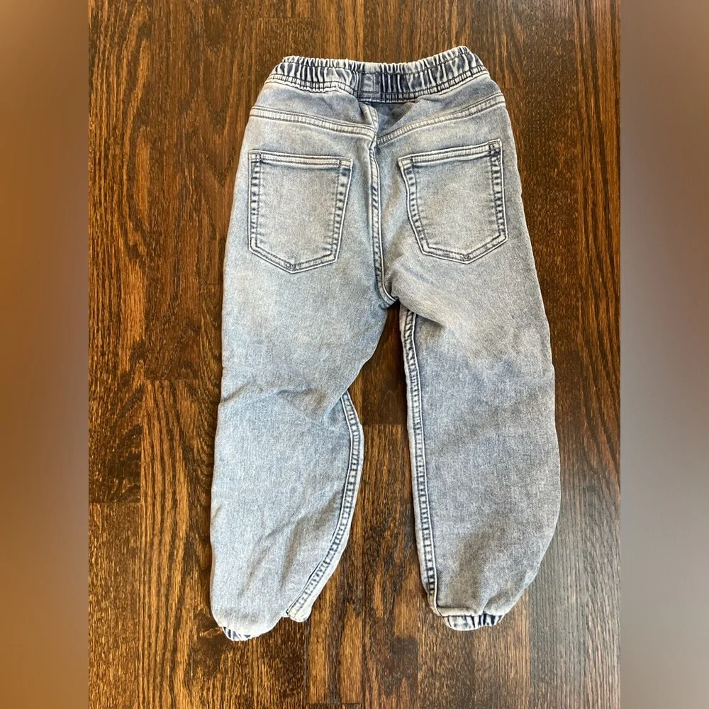 Size 5 Like New Condition Gap jeans